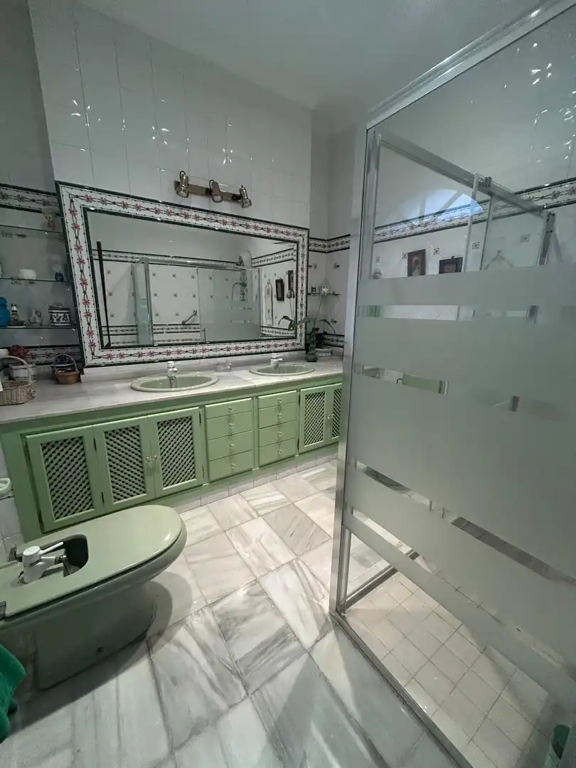 Bathroom of Houses for sale in Utrera
