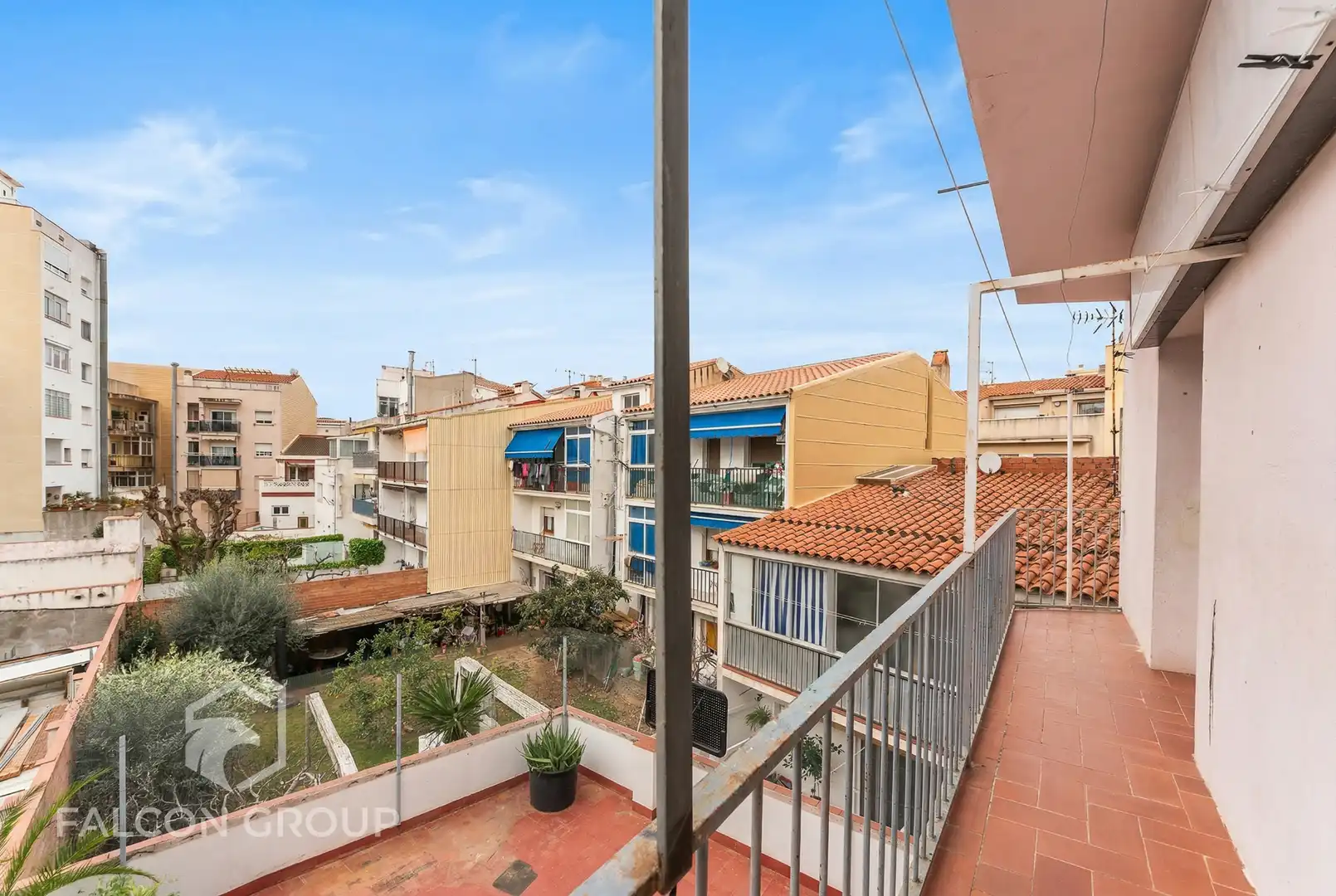 Exterior view of Flat for sale in Sant Pere de Ribes  with Terrace and Balcony