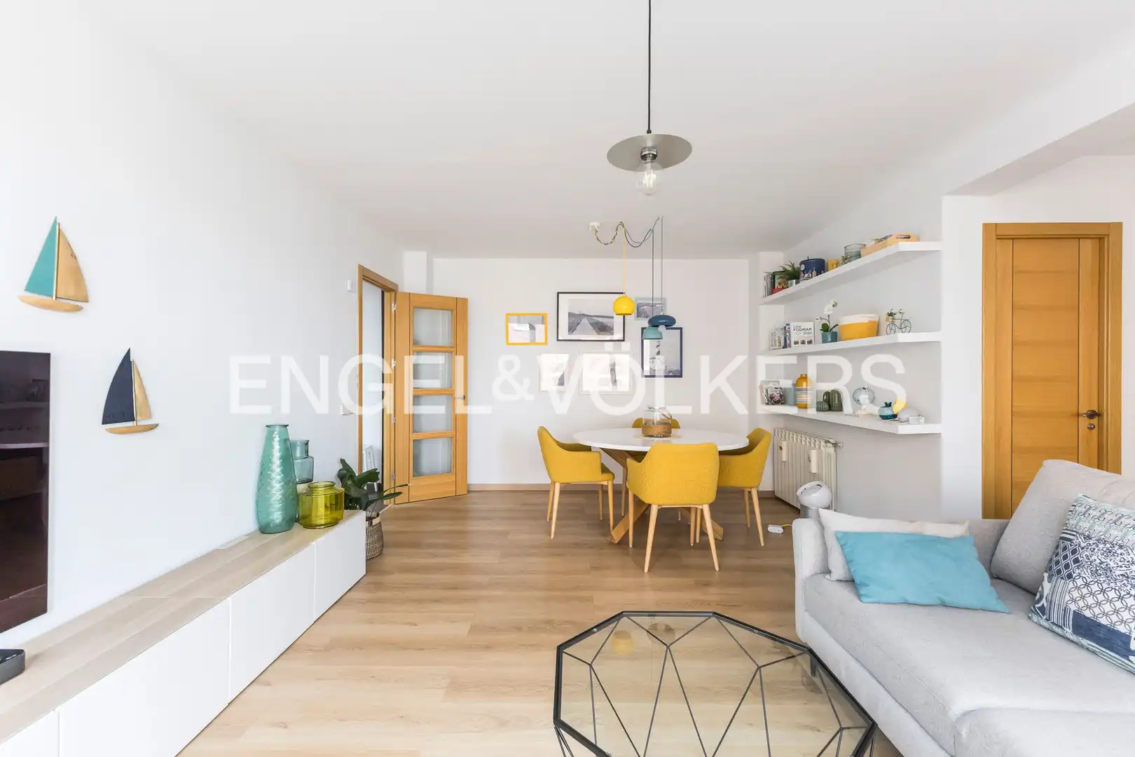 Wohnzimmer von Wohnung zum Verkauf in Madrid mit Klimaanlage, Heizung und Privatgarten