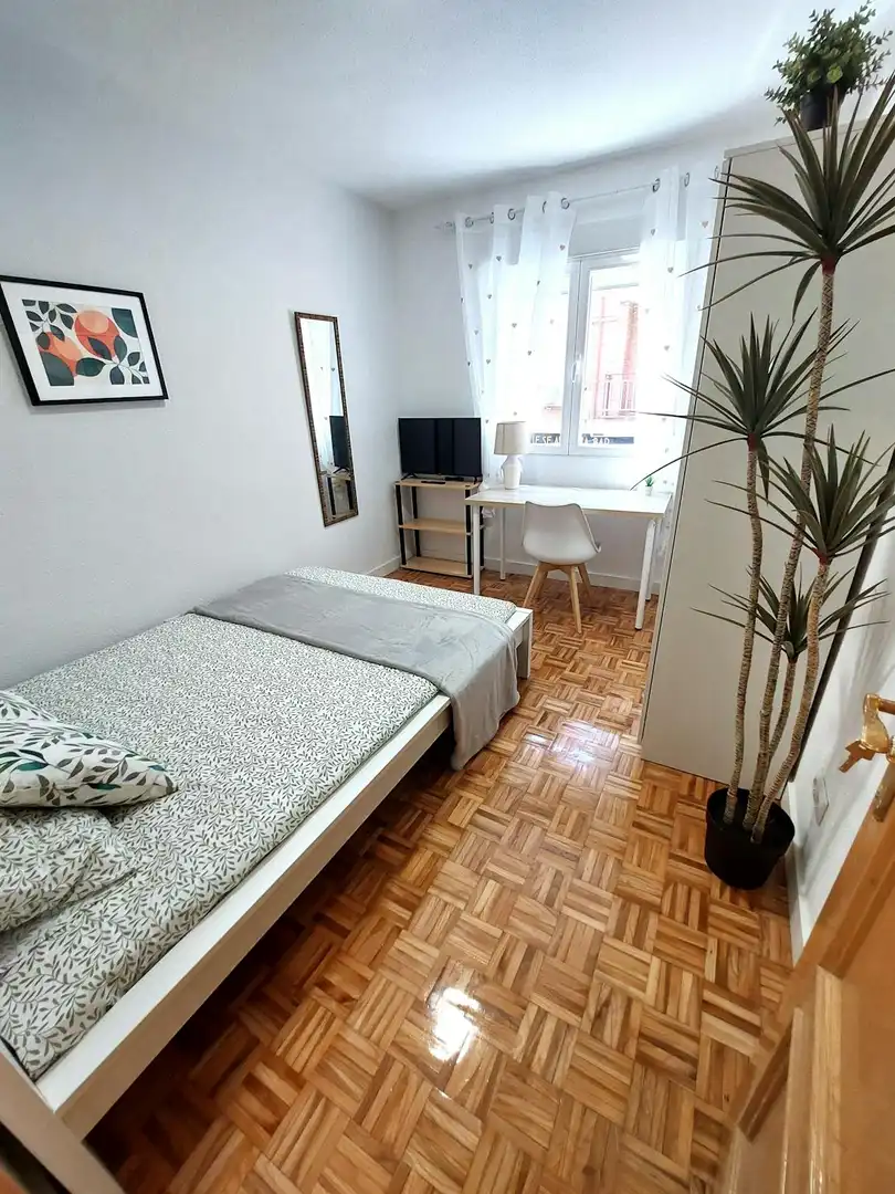 Bedroom of Flat for share in Getafe  with Heating, Washing machine and TV