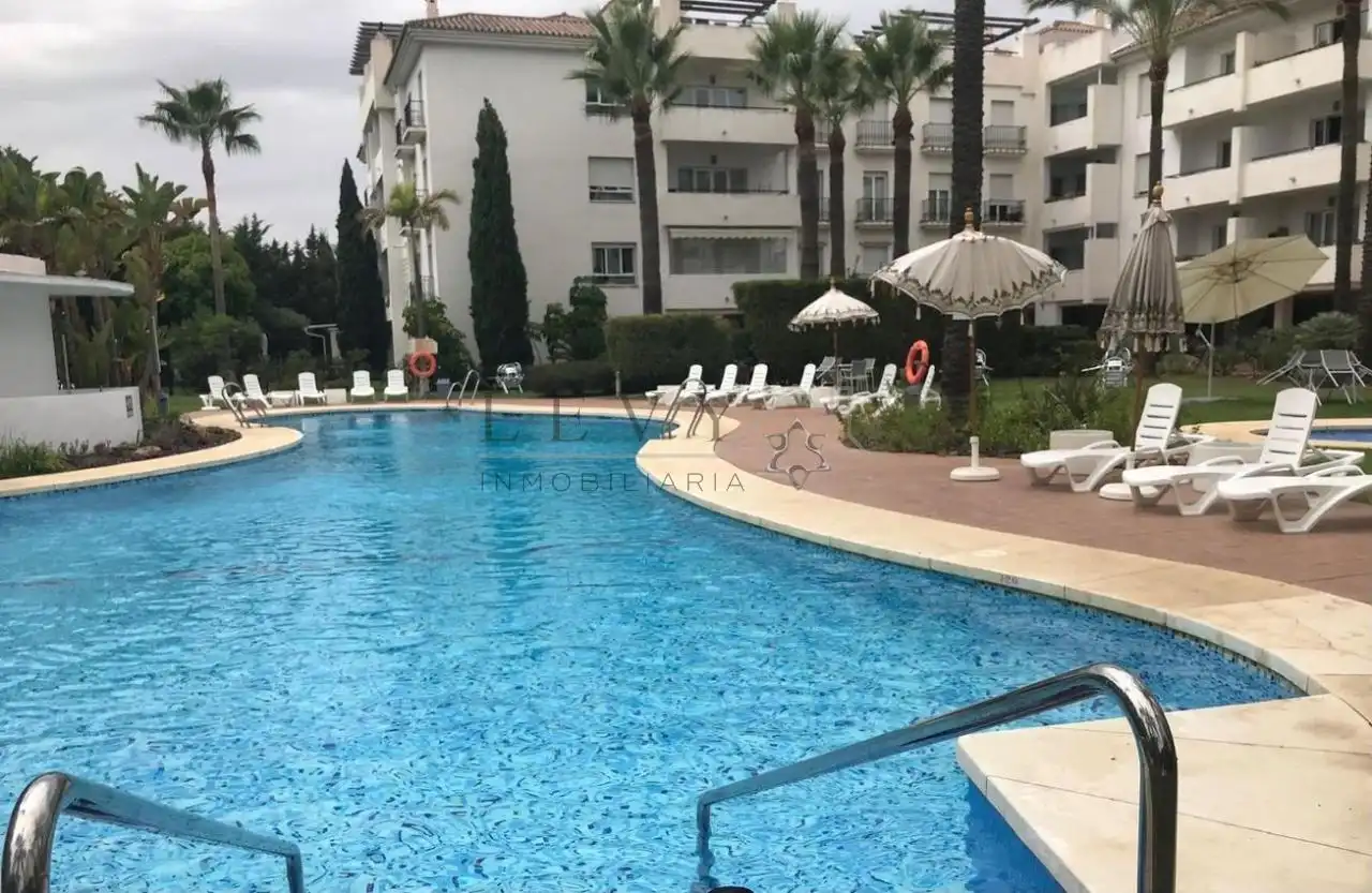 Pis amb piscina en venda a Nueva Andalucía, imagen 5