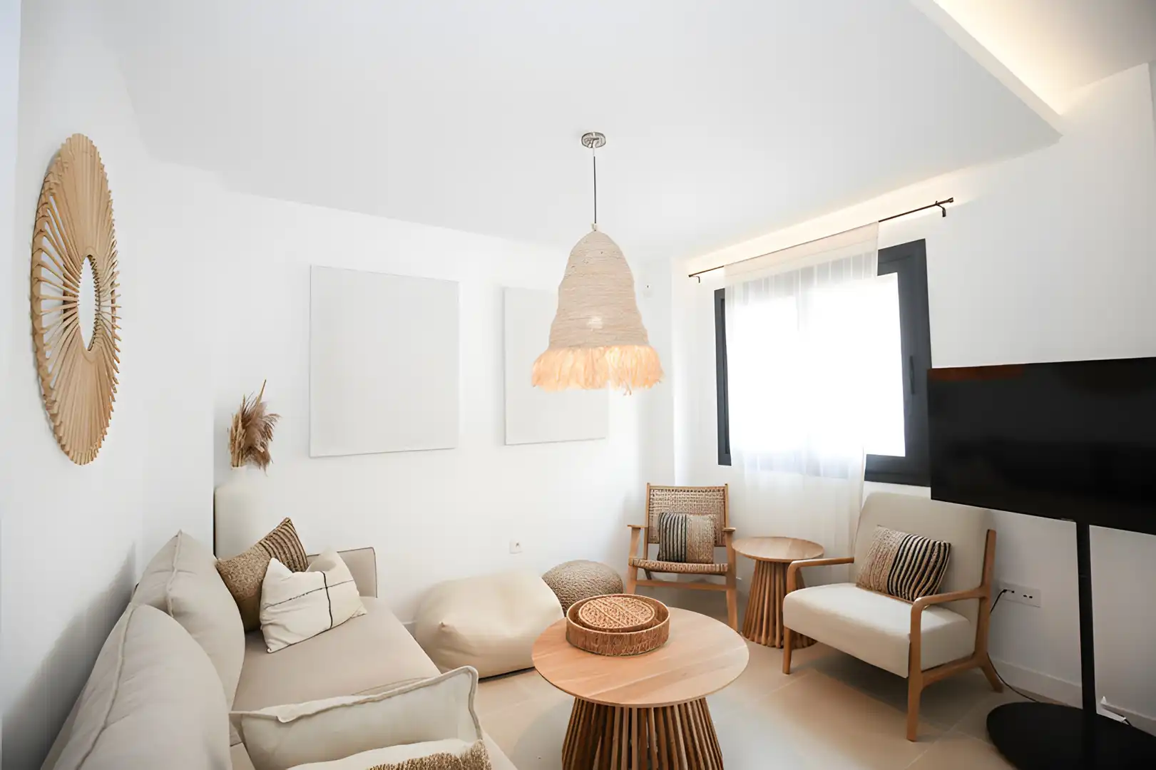 Sala de estar de Casa adosada en venta en Estepona con Aire acondicionado, Terraza y Piscina