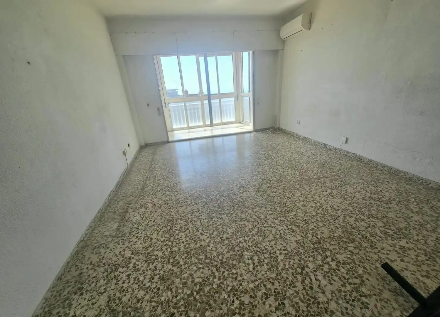 Sala de estar de Estudio en venta en Torremolinos con Terraza