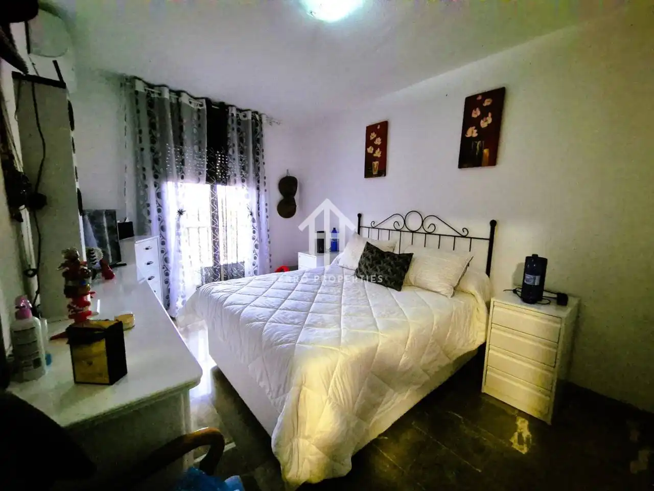 Habitación de Piso en venta en Loja con Aire acondicionado y Amueblado