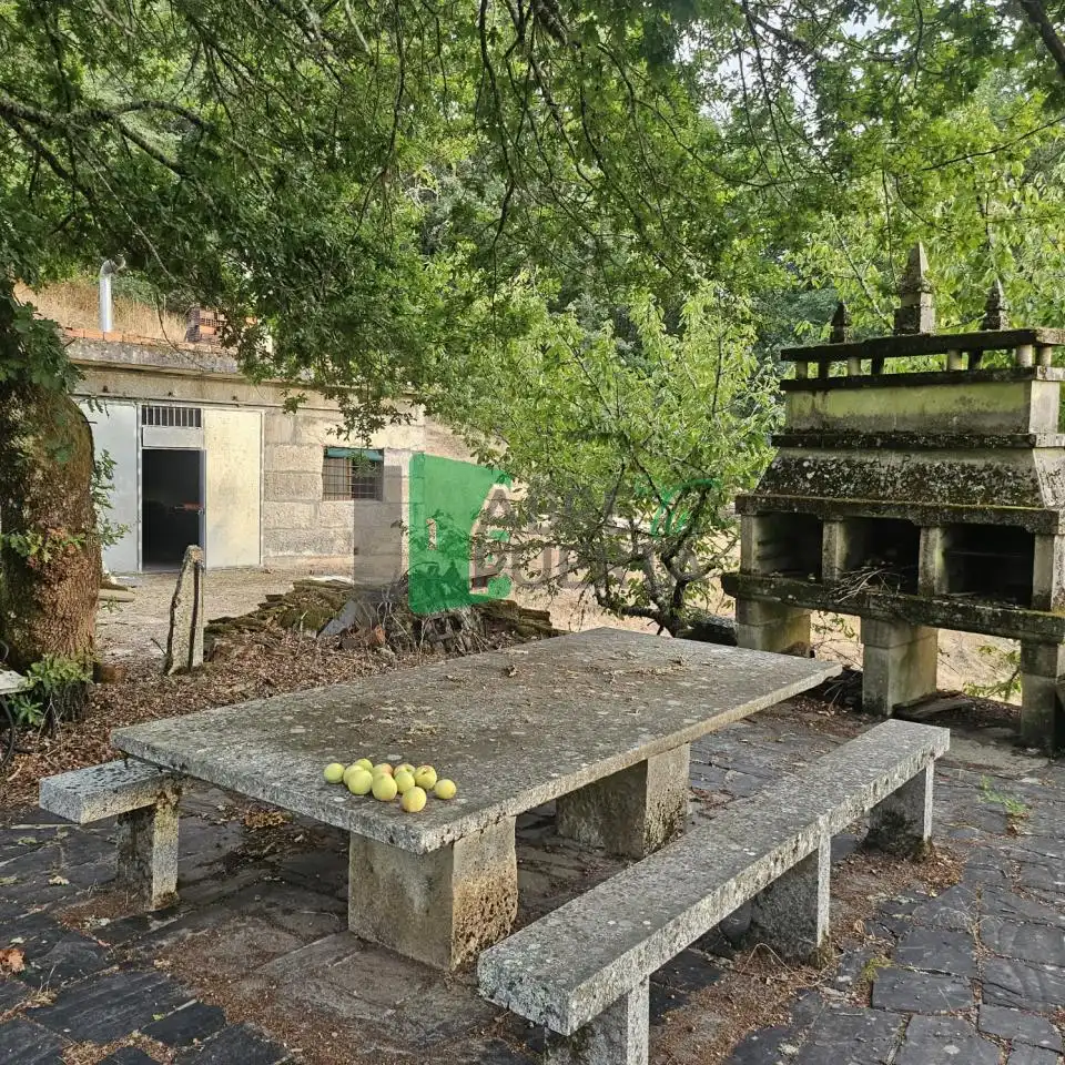 Terreni e lotti in vendita a A Peroxa