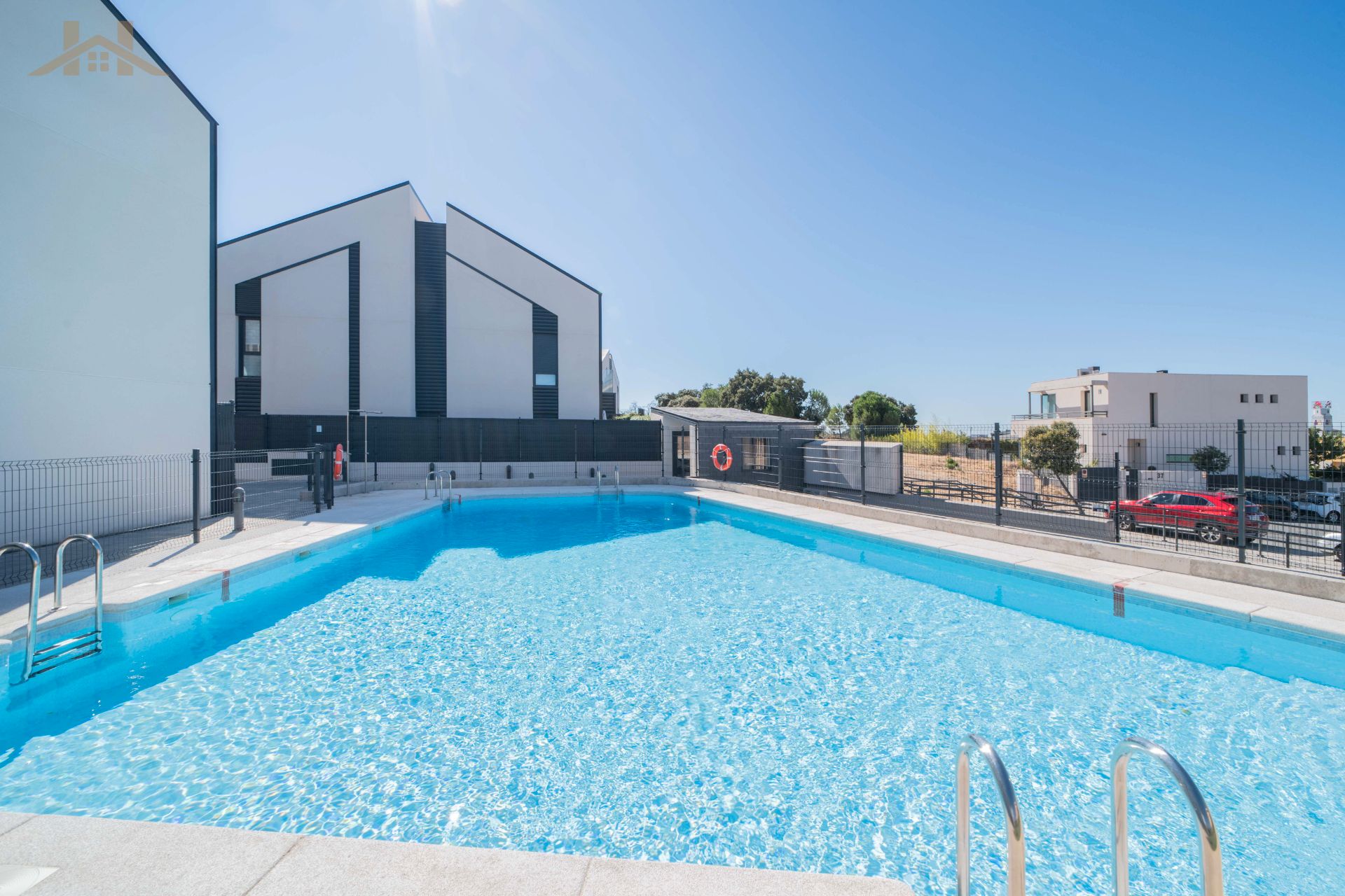 Piscina de Planta baixa en venda en Torrelodones amb Aire condicionat, Calefacció i Jardí privat