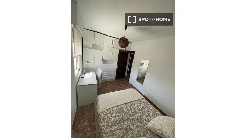 Room in Martiricos - La Roca - La Rosaleda