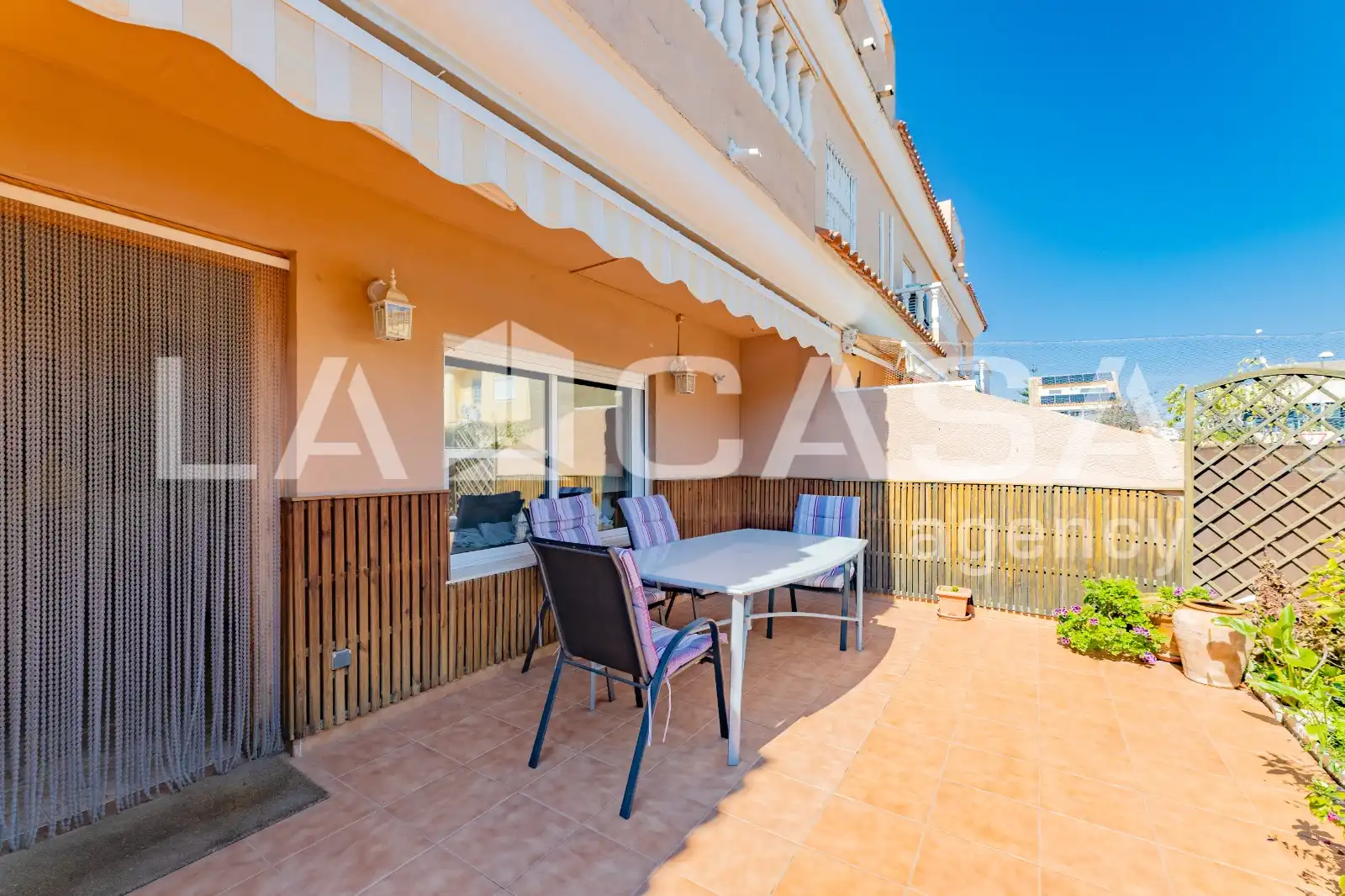 Terrassa de Casa adosada en venda en Sagunto / Sagunt amb Terrassa, Piscina i Balcó