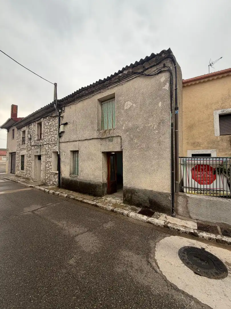 Vista exterior de Casa o chalet en venta en Montemayor de Pililla con Trastero