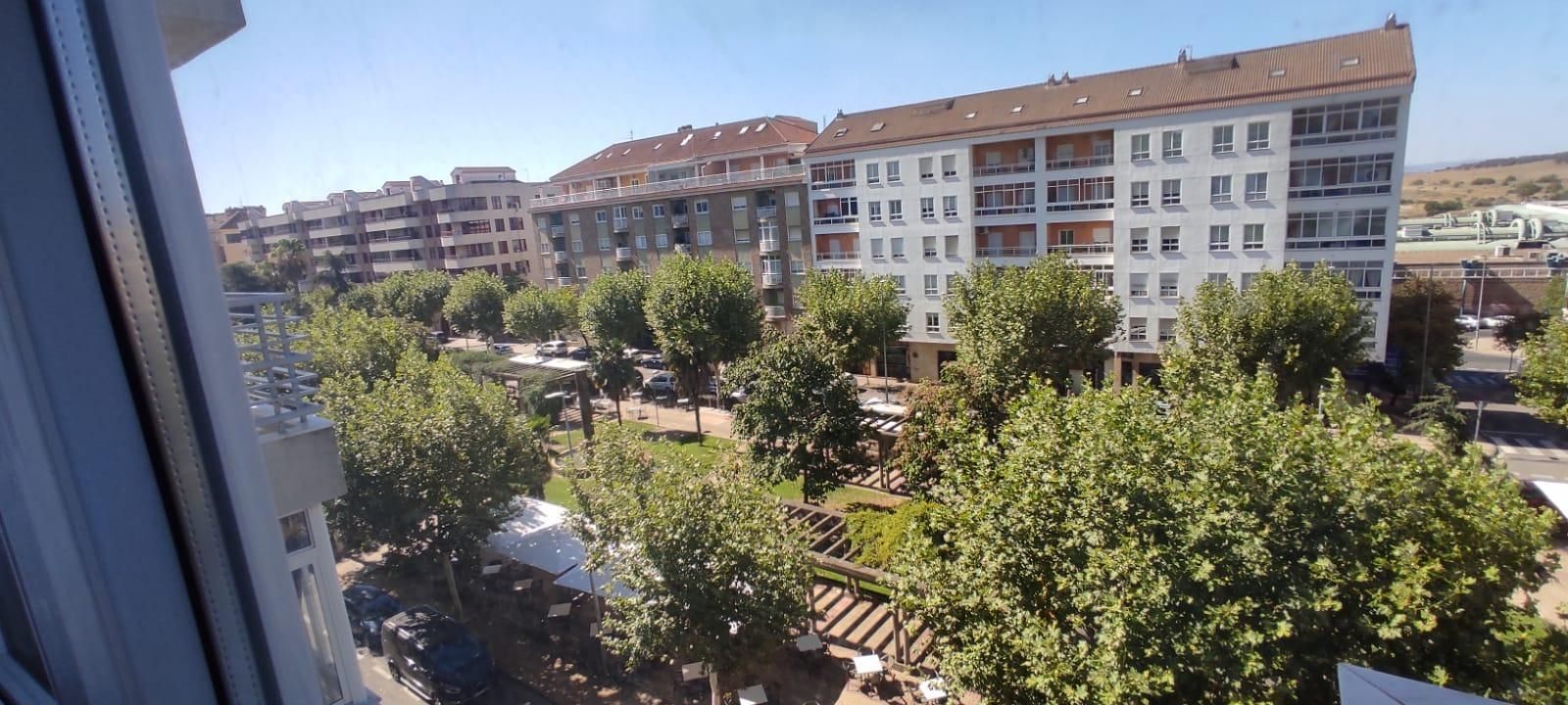 Vista exterior de Pis en venda en Cáceres Capital amb Aire condicionat, Calefacció i Terrassa