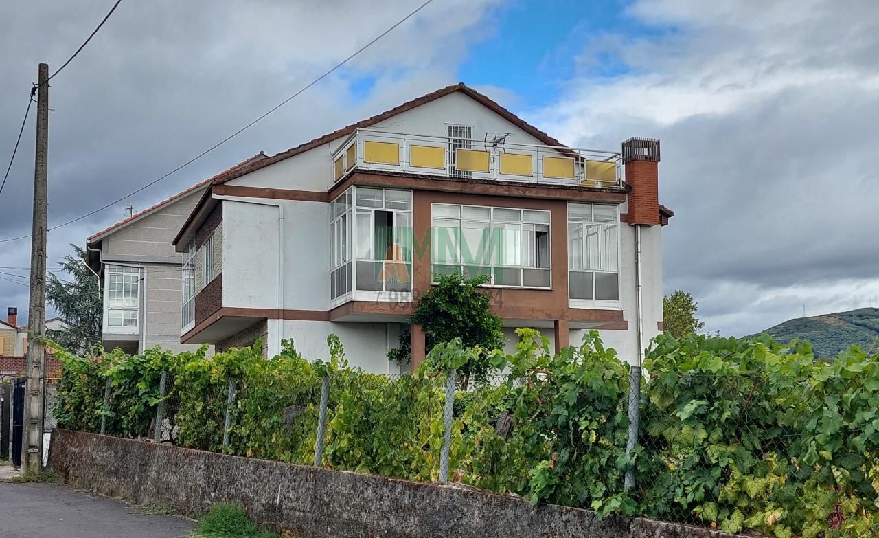 Exterior view of House or chalet for sale in Ourense Capital   with Heating and Private garden