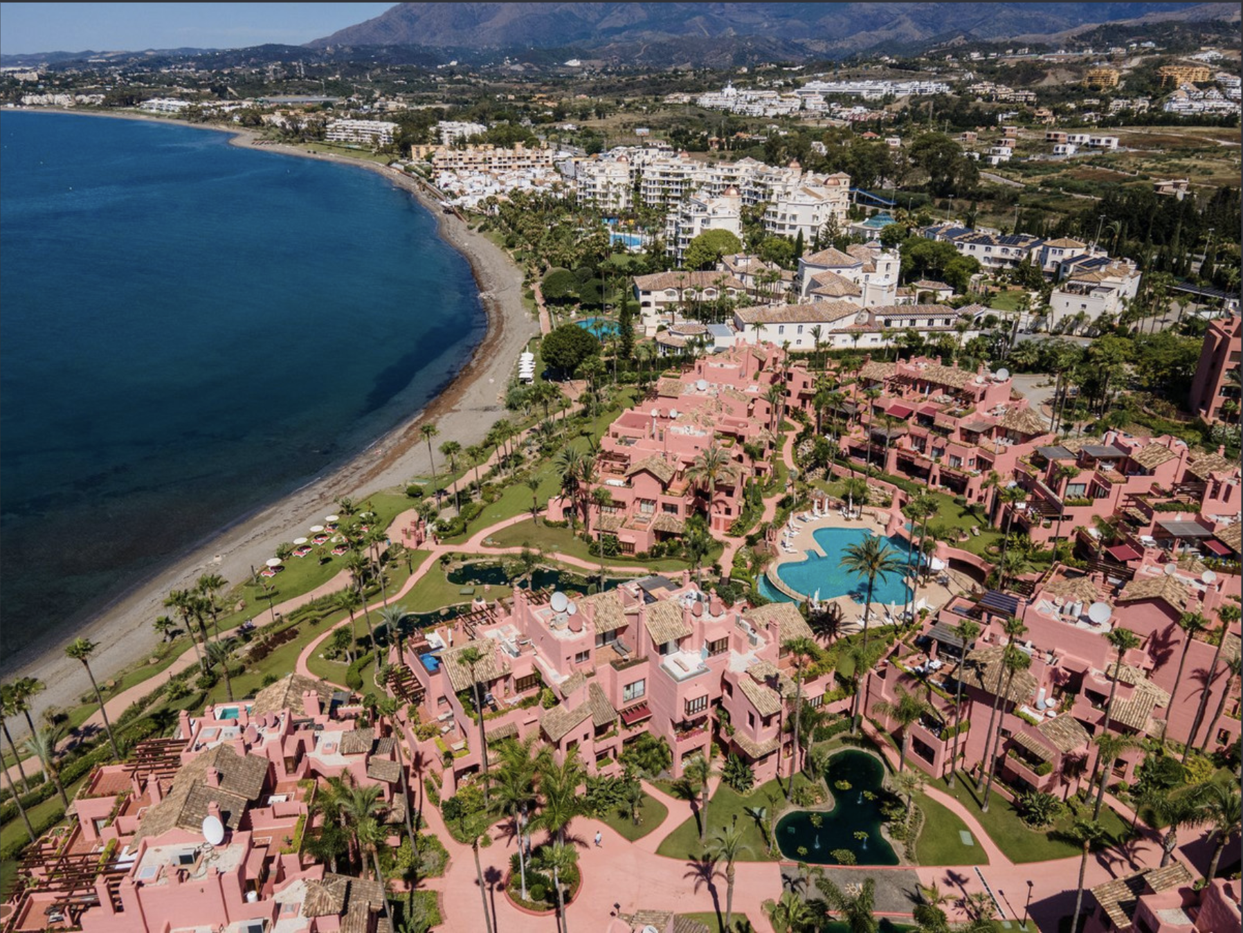 Exterior view of Planta baja for sale in Estepona  with Air Conditioner, Terrace and Swimming Pool