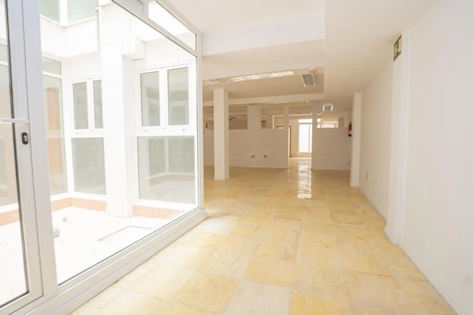 Local en venta en  Almería Capital