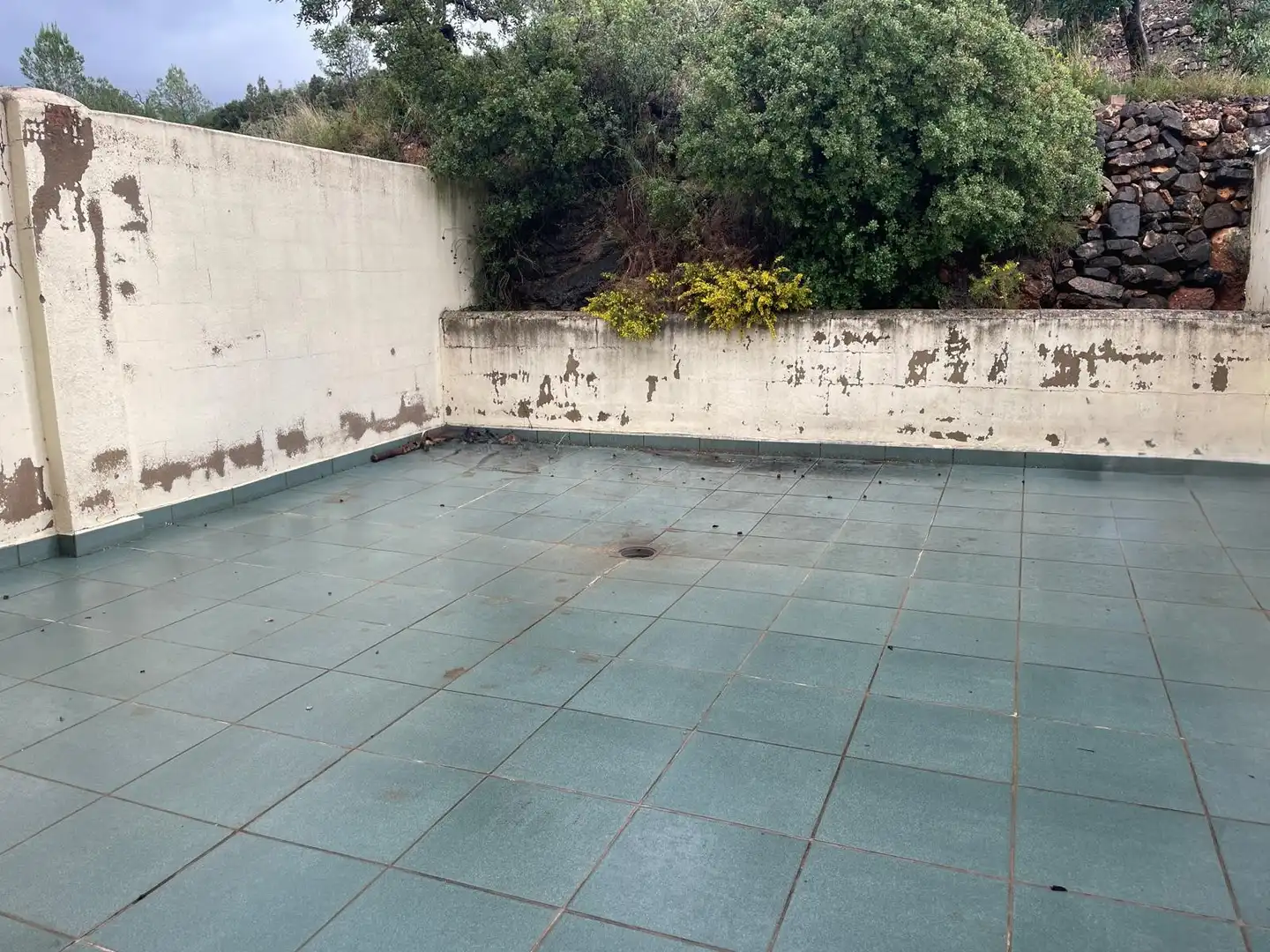 Terrasse von Einfamilien-Reihenhaus zum Verkauf in Sueras / Suera mit Terrasse