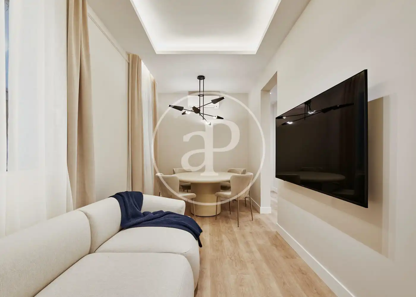 Living room of Flat for sale in Madrid  with Air Conditioner, Heating and Furnished