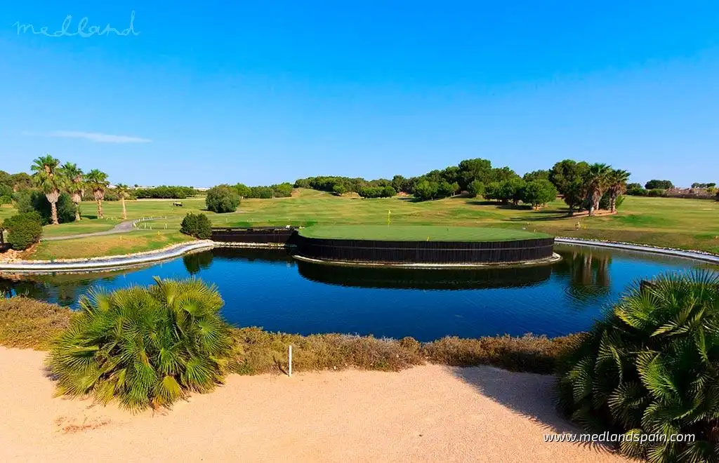 Chalet con piscina en venta en El Pinar de Campoverde, imagen 15