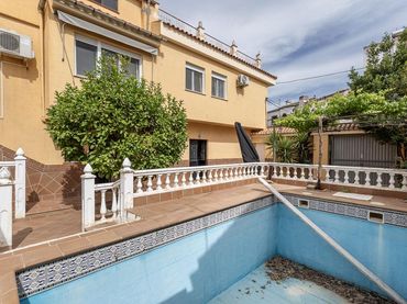 Villa con balcone in vendita a Ogíjares