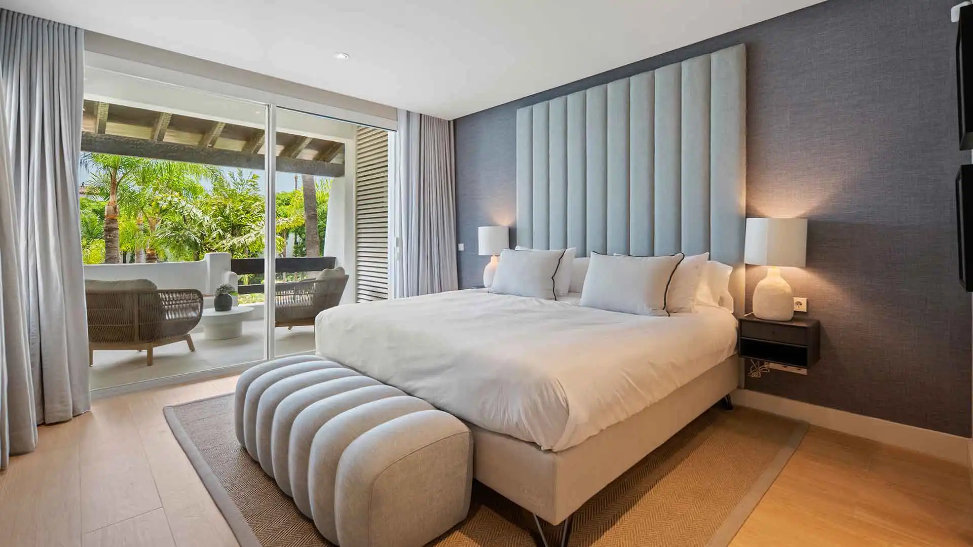 Habitación de Apartamento en venta en Marbella con Aire acondicionado, Terraza y Piscina