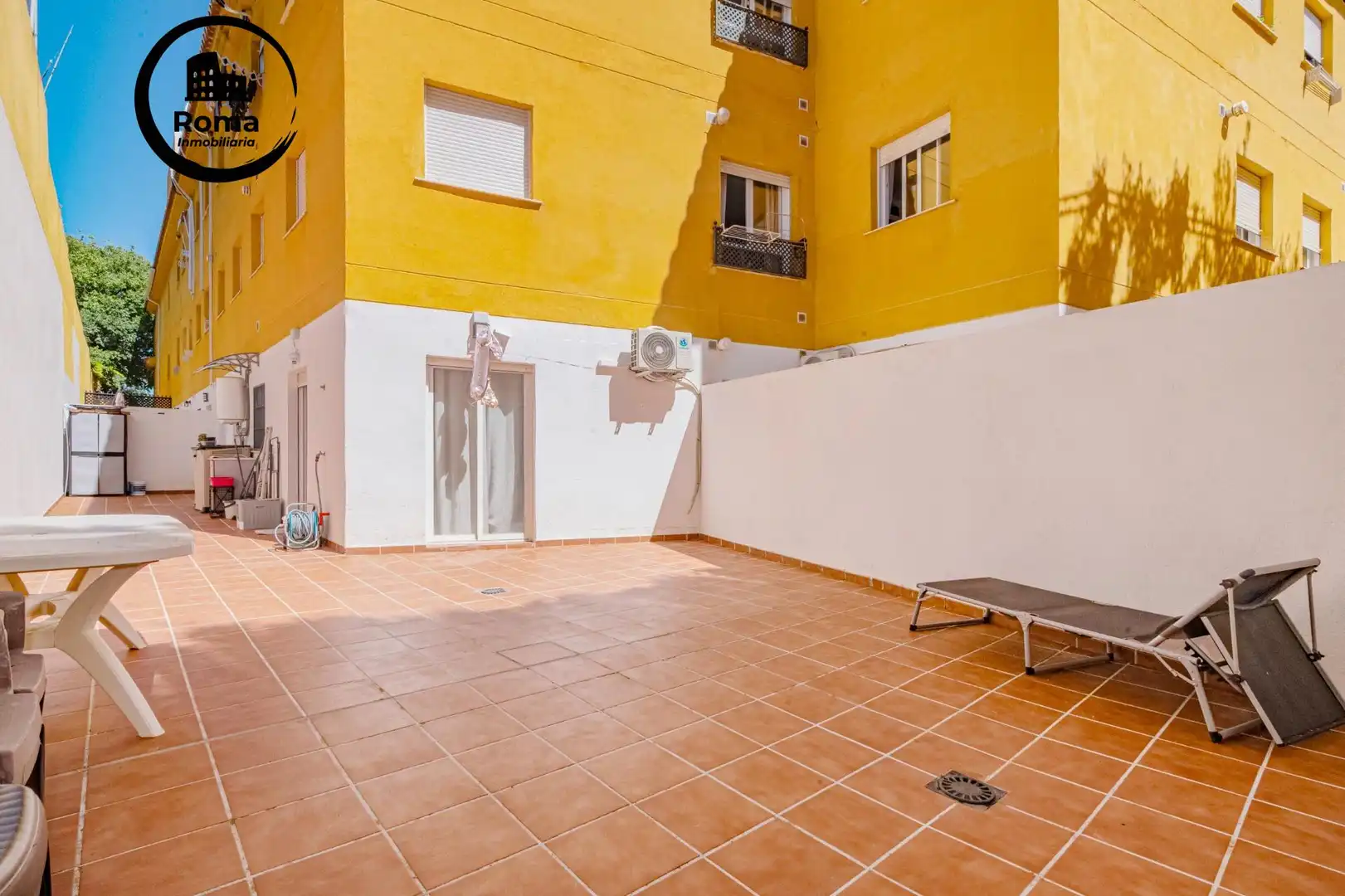 Vista exterior de Piso en venta en La Zubia con Aire acondicionado, Calefacción y Amueblado
