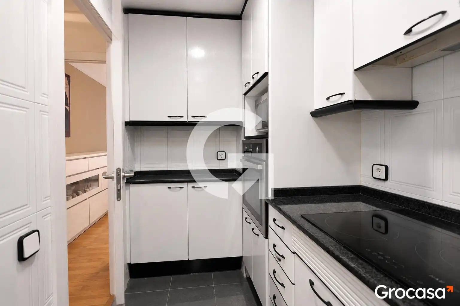 Kitchen of Flat for sale in L'Hospitalet de Llobregat  with Terrace and Oven