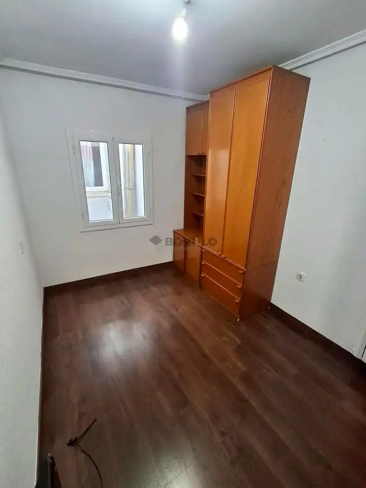 Flat for rent in San Antonio, Alfambra