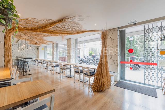 Local comercial en Venta en Barri de les Corts