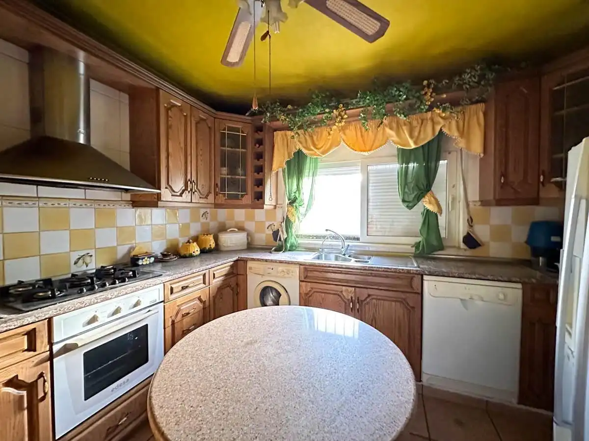 Cocina de Finca rústica en venta en Los Montesinos con Jardín privado, Piscina y Amueblado