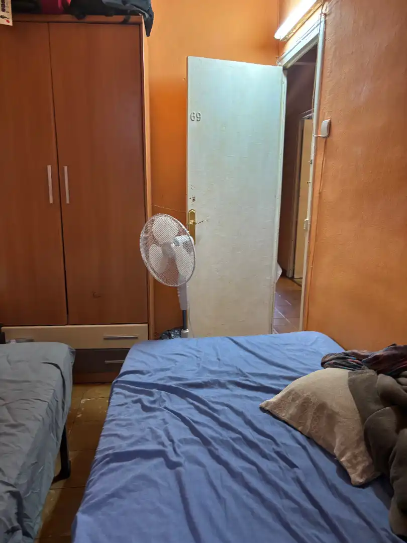 Schlafzimmer von Wohnung zum Verkauf in Badalona mit Ofen