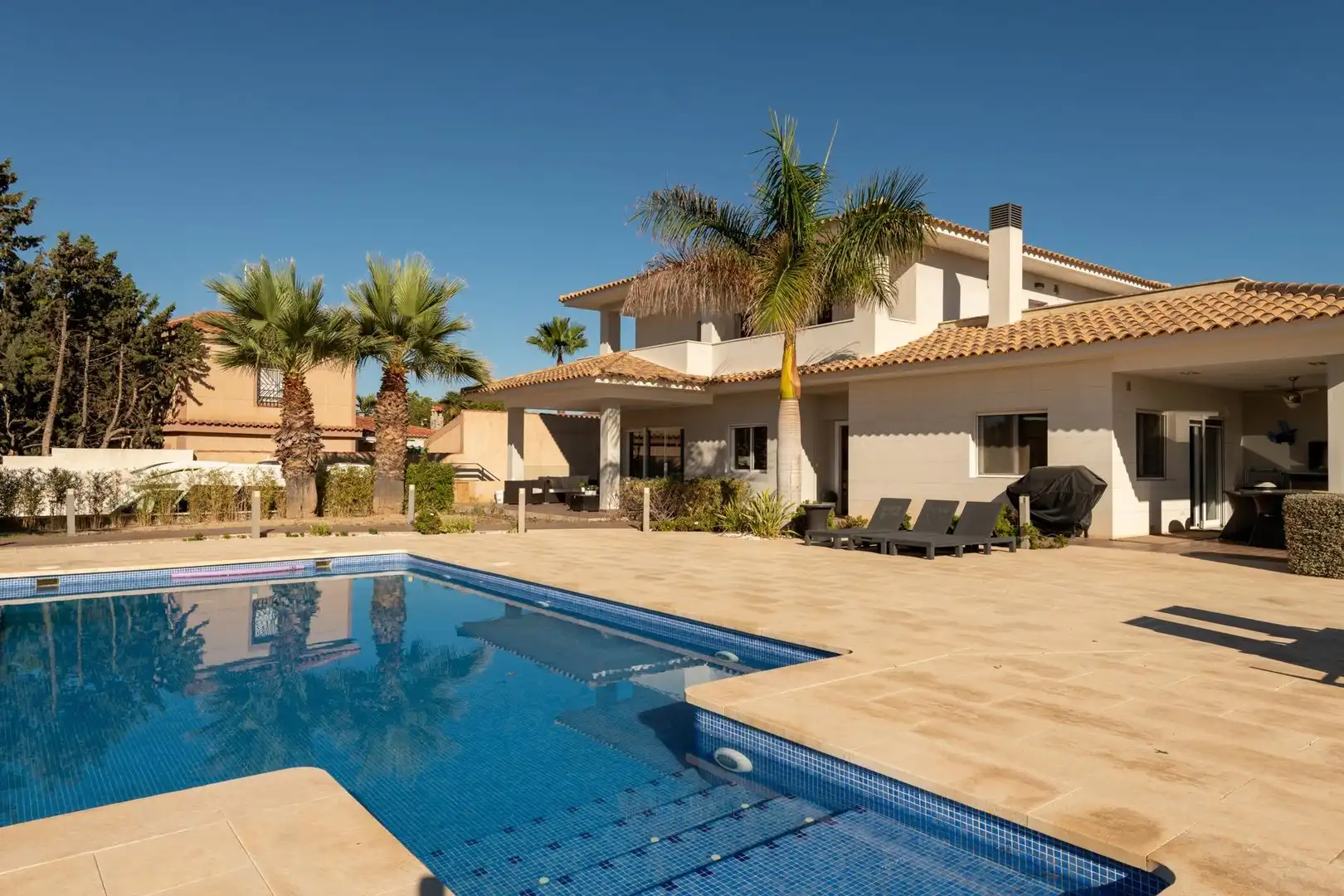 Piscina de Casa o chalet en venta en Alicante / Alacant con Aire acondicionado, Calefacción y Jardín privado