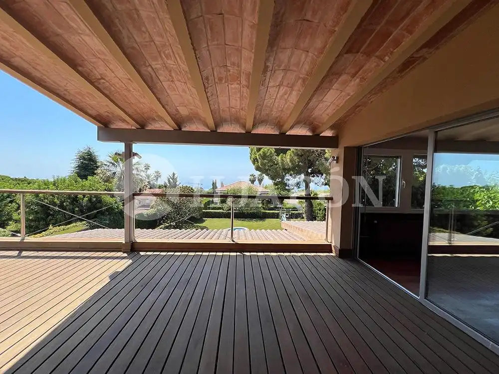 Terraza de Casa o chalet en venta en Alella con Aire acondicionado, Calefacción y Jardín privado