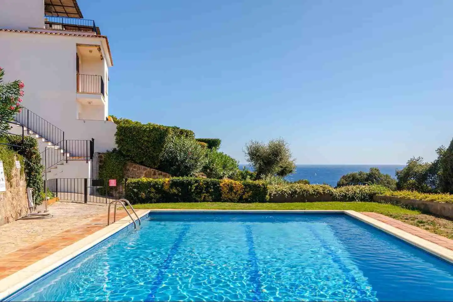 Swimming pool of Flat for rent in Begur