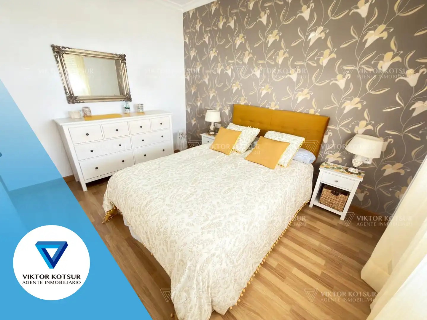 Bedroom of Detached homes for sale in Roquetas de Mar  with Air Conditioner, Terrace and Storage room