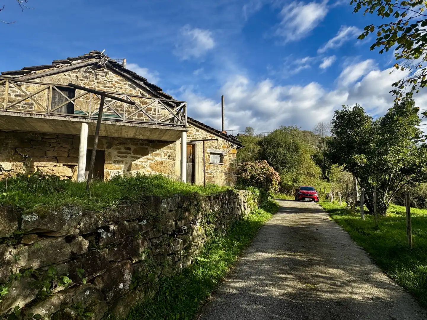 Vista exterior de Casa o xalet en venda en San Roque de Riomiera