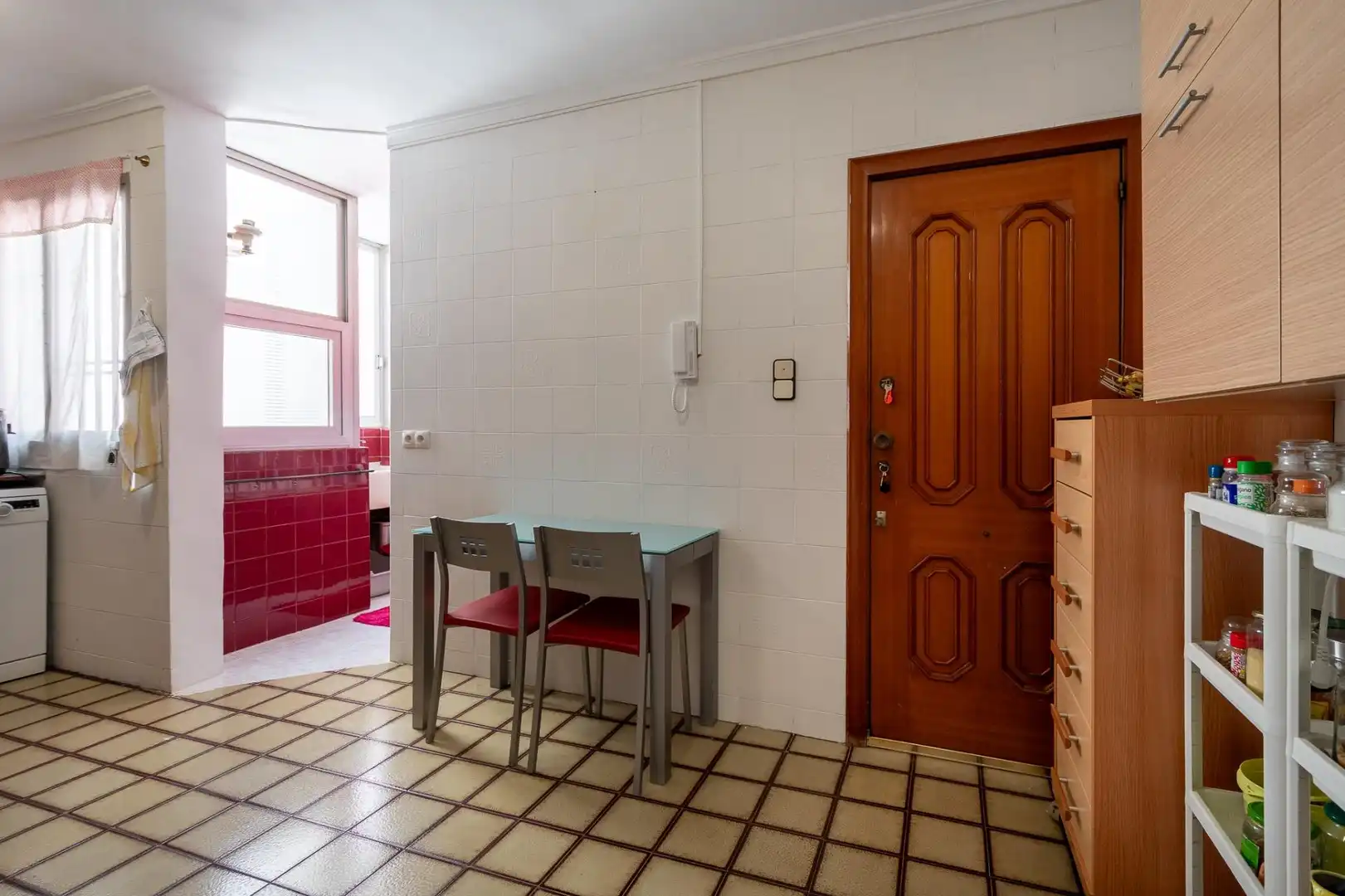 Flat for sale in Albal  with Balcony