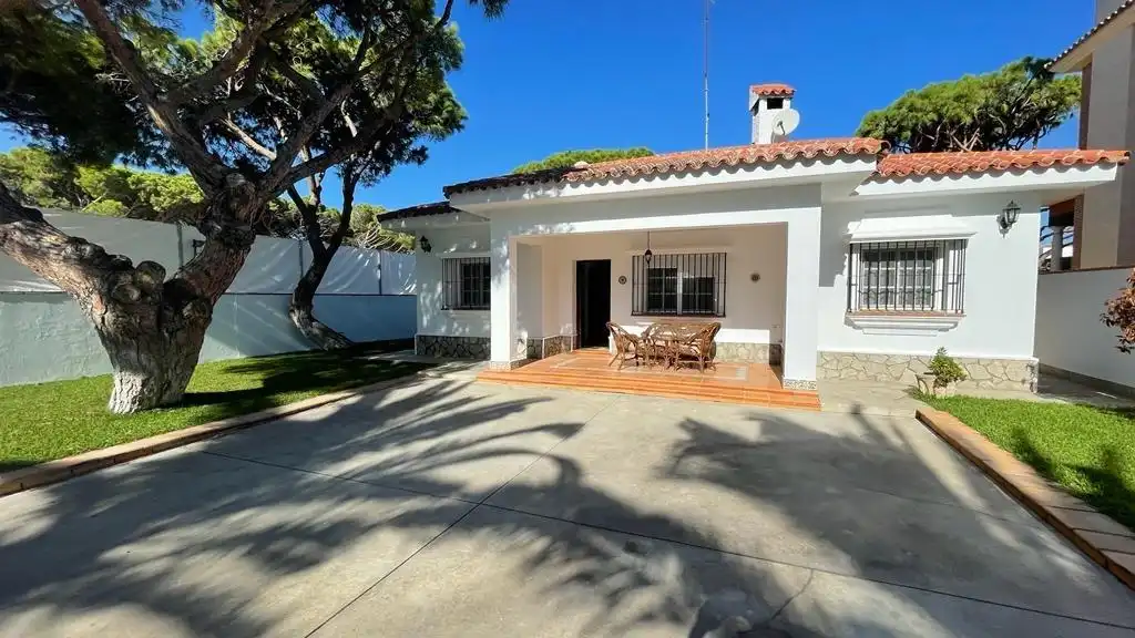 Villa mit Pool zum Verkauf in La Barrosa