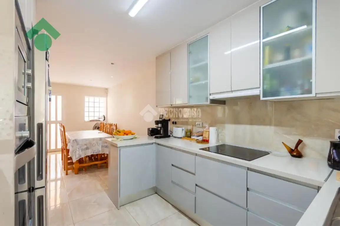 Cocina de Casa adosada en venta en Rincón de la Victoria con Aire acondicionado y Piscina comunitaria