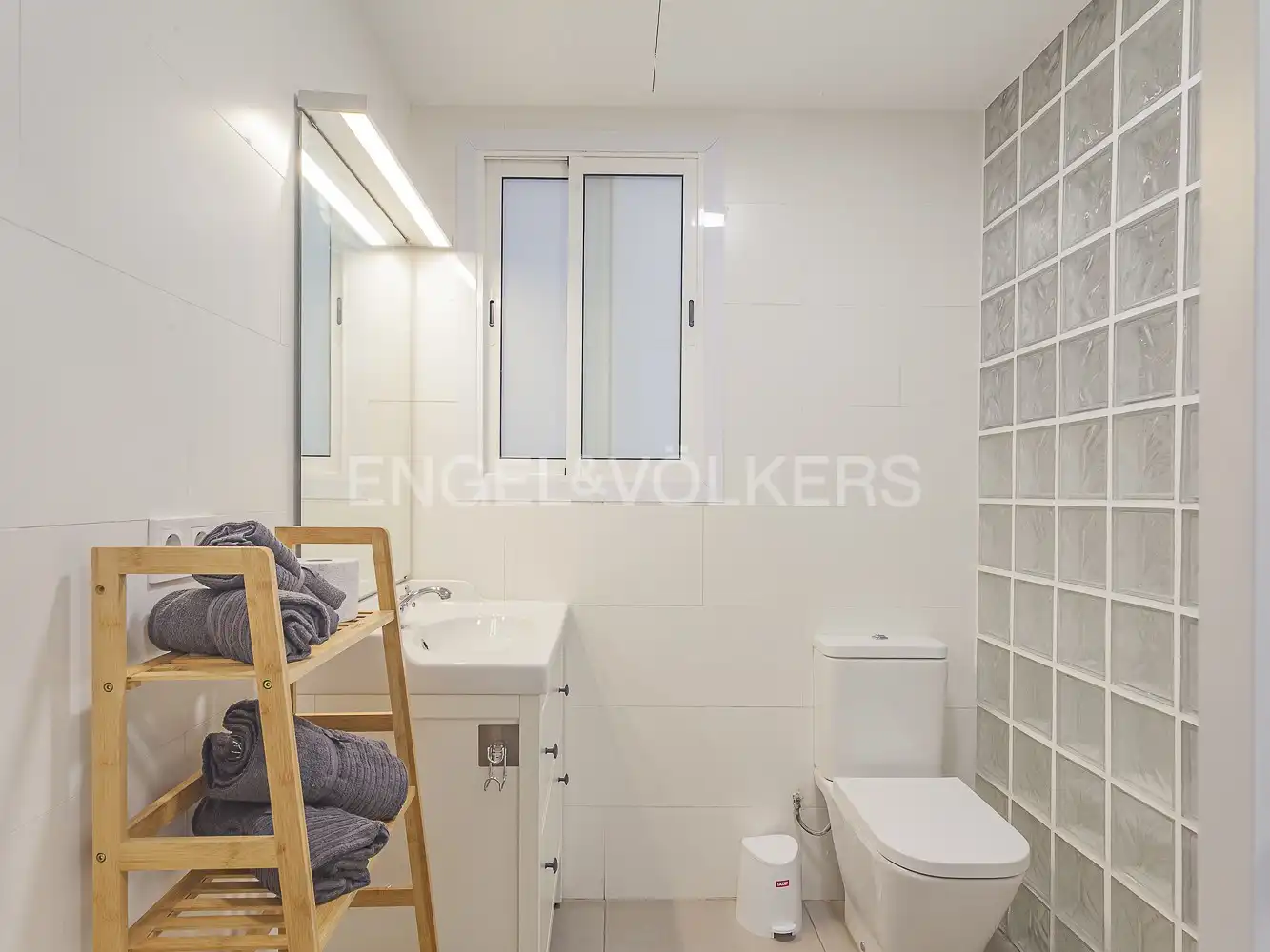 Baño de Piso de alquiler en Barcelona con Aire acondicionado, Calefacción y Parquet