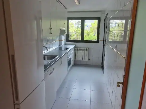 Küche von Wohnung zum Verkauf in Las Rozas de Madrid mit Klimaanlage, Terrasse und Schwimmbad