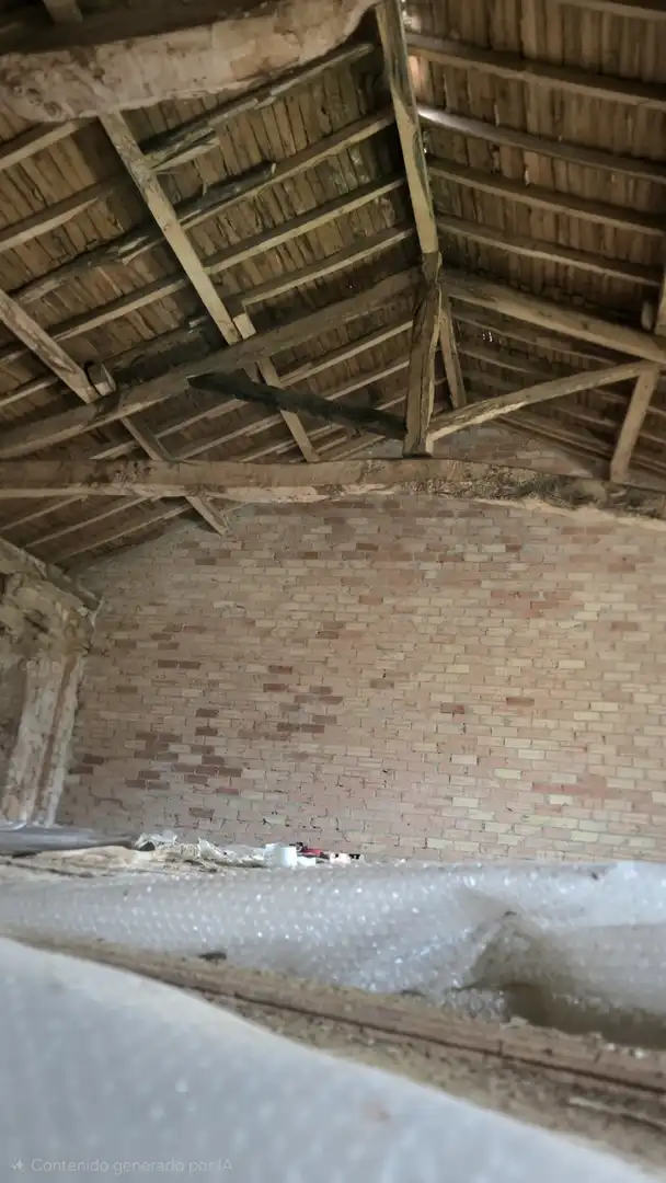 Casa adosada en venda en Valle de Valdelucio