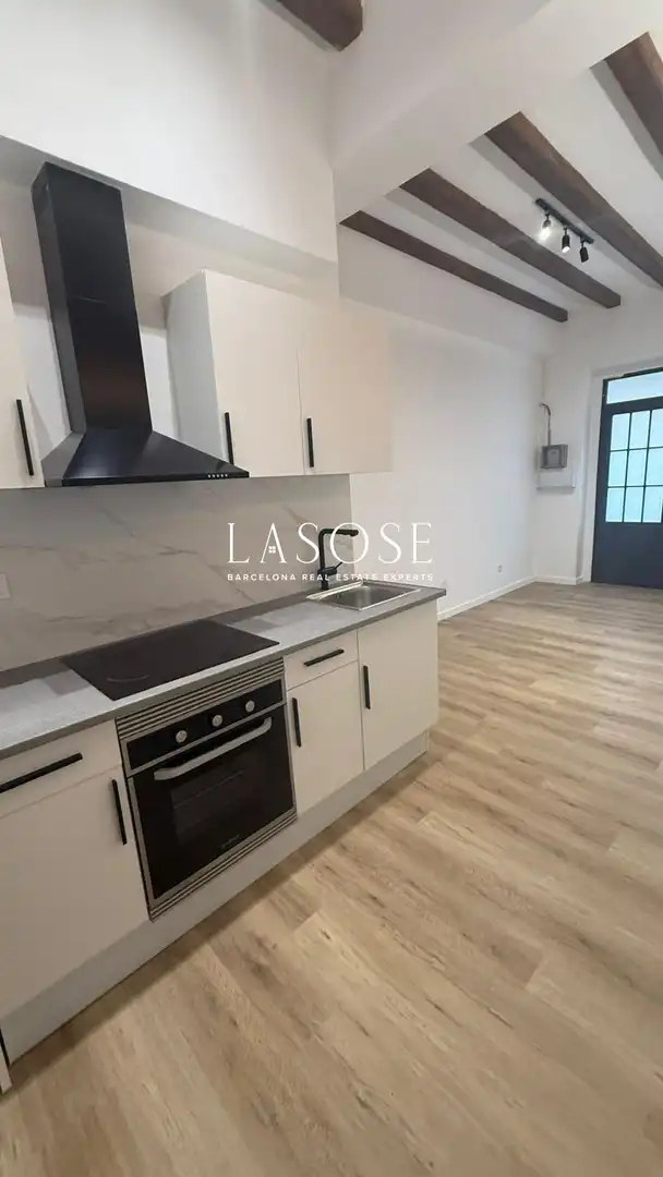 Cocina de Apartamento en venta en Barcelona