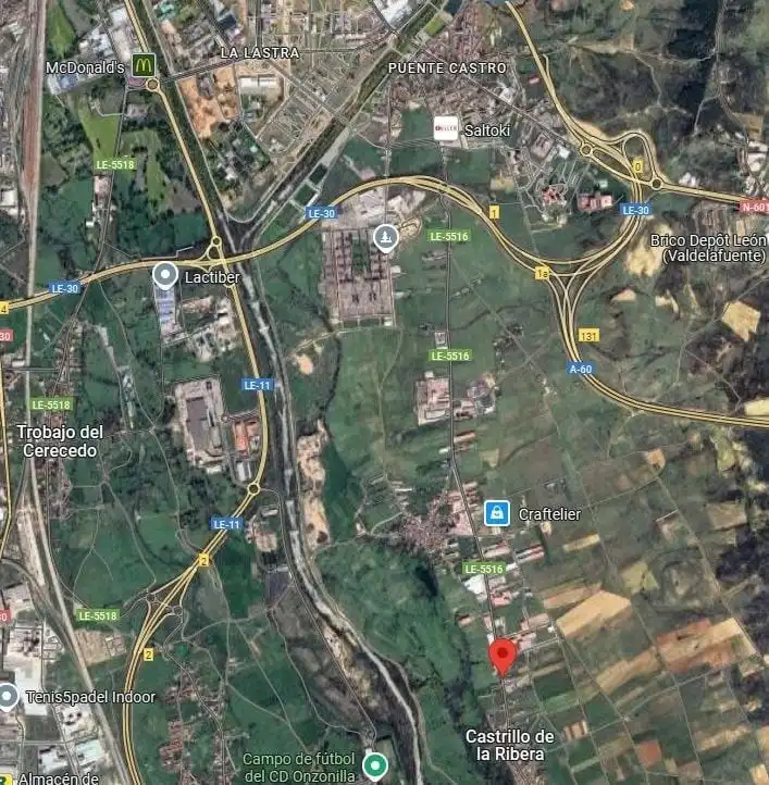 Country homes for sale in Villaturiel  with Private garden