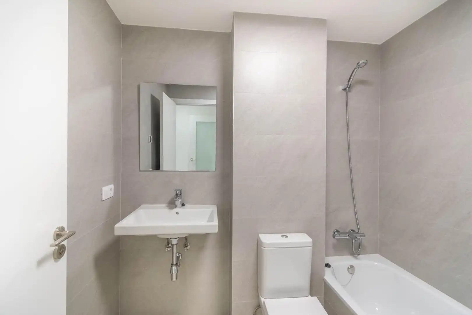 Badezimmer von Wohnung zum Verkauf in Arrosadia