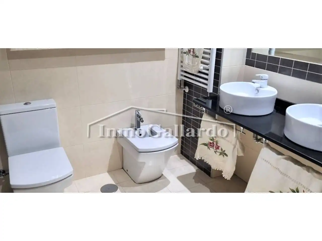 Bathroom of Houses for sale in Cuevas de San Marcos  with Air Conditioner and Terrace