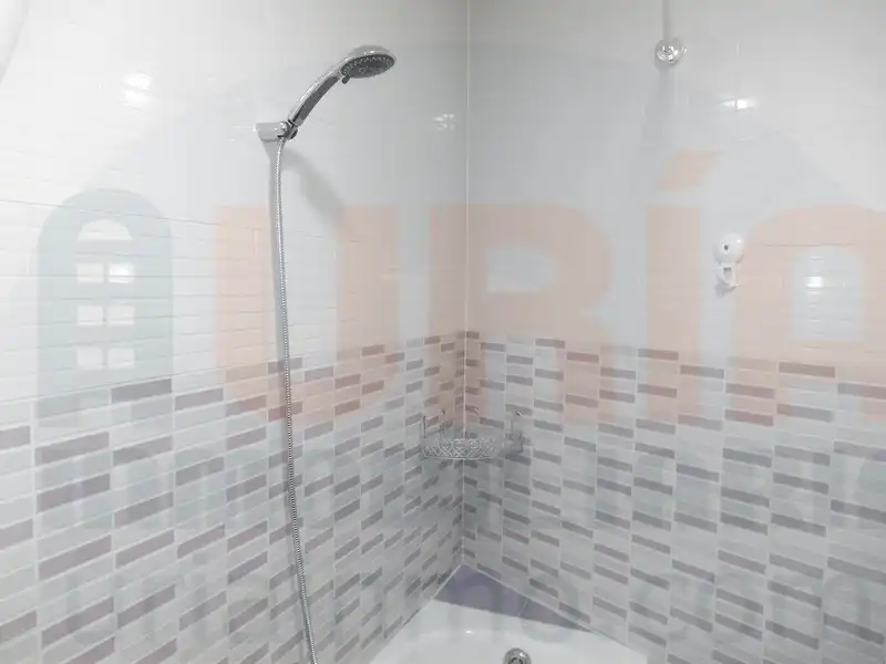Badezimmer von Wohnung zur Miete in Oviedo  mit Heizung, Terrasse und Möbliert