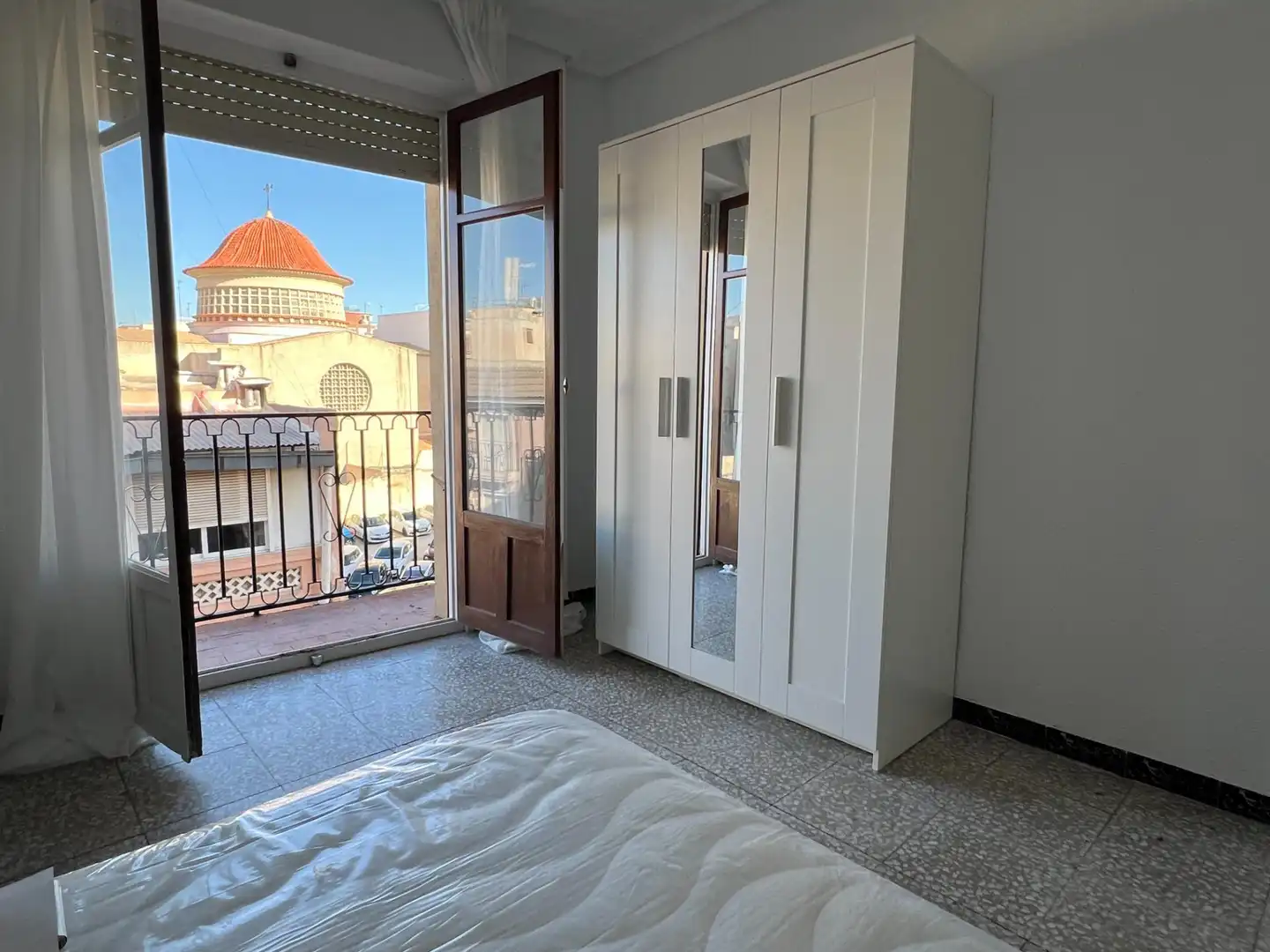 Habitación de Piso de alquiler en Elche / Elx con Amueblado y Balcón