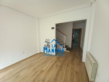 Dúplex con balcón en venta en Calle ANGEL