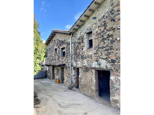 Casa adosada en Venta en Santa Pau