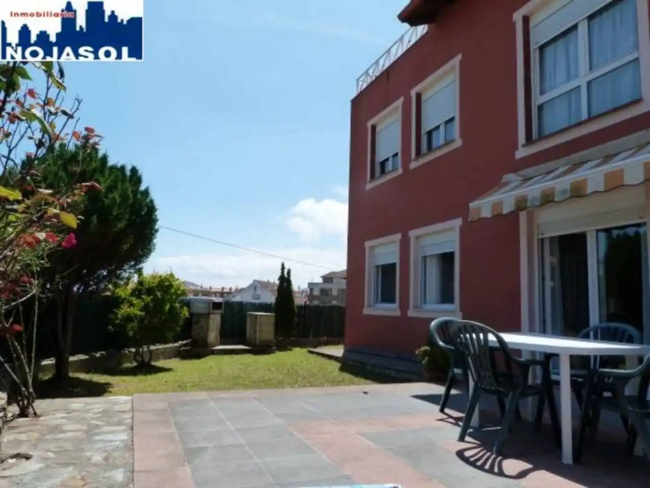 Vista exterior de Apartament de lloguer en Arnuero amb Calefacció, Jardí privat i Terrassa