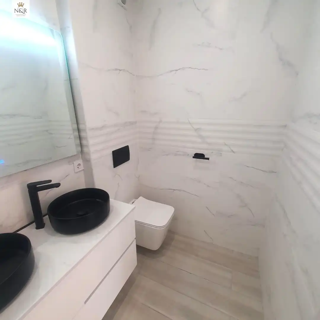 Badezimmer von Wohnung zum Verkauf in  Palma de Mallorca mit Klimaanlage und Balkon