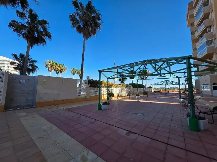 Parking de Apartamento en venta en La Manga del Mar Menor con Terraza, Amueblado y Piscina comunitaria